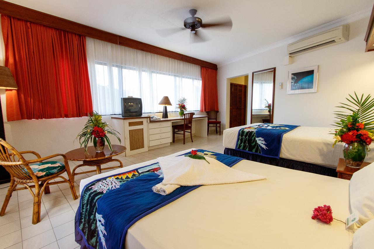 Manta Ray Bay Resort Colonia Extérieur photo