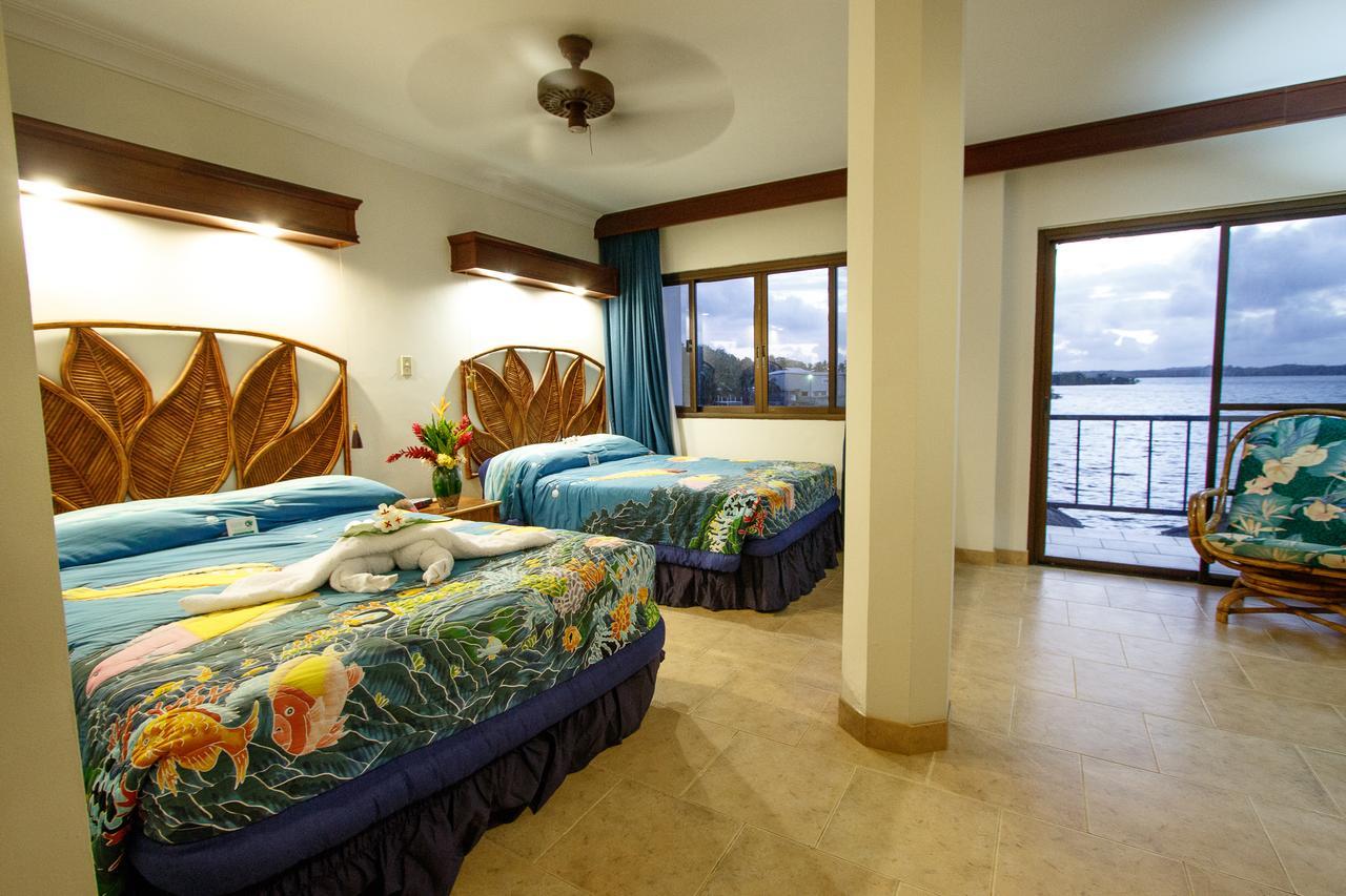 Manta Ray Bay Resort Colonia Extérieur photo