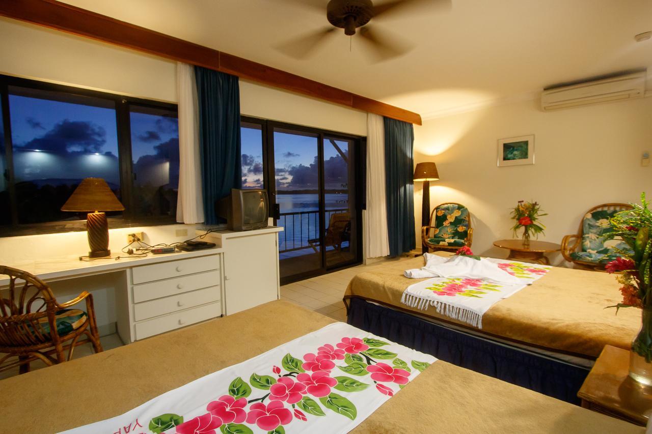 Manta Ray Bay Resort Colonia Extérieur photo